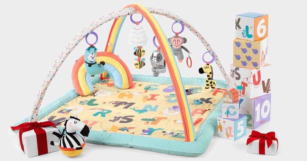 Skip Hopさんのインスタグラム写真 - (Skip HopInstagram)「Wrap-up a whole set! 🎁 Our plush ABC & Me activity gym + coordinating toys = tons of fun from A to Z! 💕  #playtimemadebetter #holidayshopping #giftideas #holidaysmadebetter #skiphop」11月17日 9時13分 - skiphop