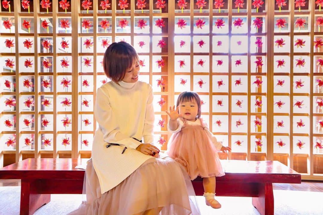 のインスタグラム：「👩‍👦👩‍👦👩‍👦  You can learn and buy and experience of various traditional crafts of Kaga at Yunokuni-no-mori.﻿ ﻿ My daughter enjoyed walking a lot. ﻿ They even took into consideration stroller and wheelchair users.﻿ ﻿ Actually, we suddenly changed of plans because it was rainy day.But we enjoyed than I thought. ﻿ ﻿ I want to make some traditional crafts with my daughter next time.﻿ ﻿ ﻿ ﻿ ゆのくにの森では加賀の様々な伝統工芸品について、学んだり、購入したり、体験をすることができます🙆🏻‍♀️﻿ ﻿ 凄く広くて娘もたくさん歩けて楽しそうでした。ベビーカー、車椅子用のスロープもありました。﻿ ﻿ 実は雨の日で急遽予定を変更して、伺ったのですが、とても楽しめました🌼﻿ ﻿ 今度は娘と伝統工芸品を作る体験をしたいです👩‍👦﻿ ﻿ ﻿ --------------﻿ 📍Location﻿ ゆのくにの森﻿ Yunokuni no Mori ﻿ ﻿ 〒923-0393　﻿ 石川県小松市粟津温泉ナ-3-3﻿ Na 3-3 Awazu-onsen, Komatsu City, ﻿ Ishikawa Prefecture 923-0393﻿ --------------﻿ ﻿ ﻿ ﻿ #travel﻿ #trip﻿ #sightseeing﻿ #japan﻿ #ishikawa﻿ #kanazawa﻿ #家族旅行﻿ #国内旅行﻿ #金沢観光﻿ #時差投稿 #ゆのくにの森 #伝統工芸」