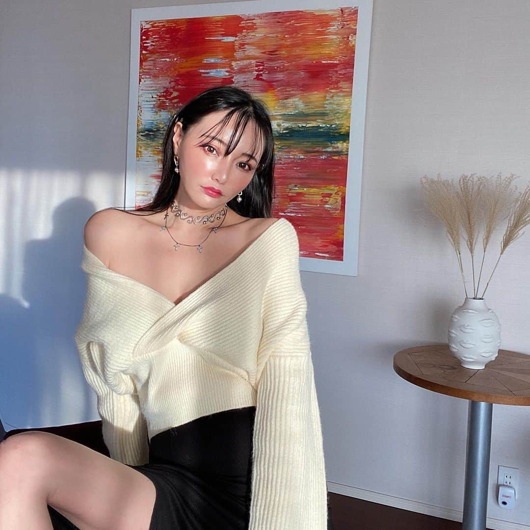 クリスティン・ウェイのインスタグラム：「Morning vibes #Tuesday #ootd #cwfashion  #christinewei #クリスティンウェイ #valmuer #ヴェルムーア」