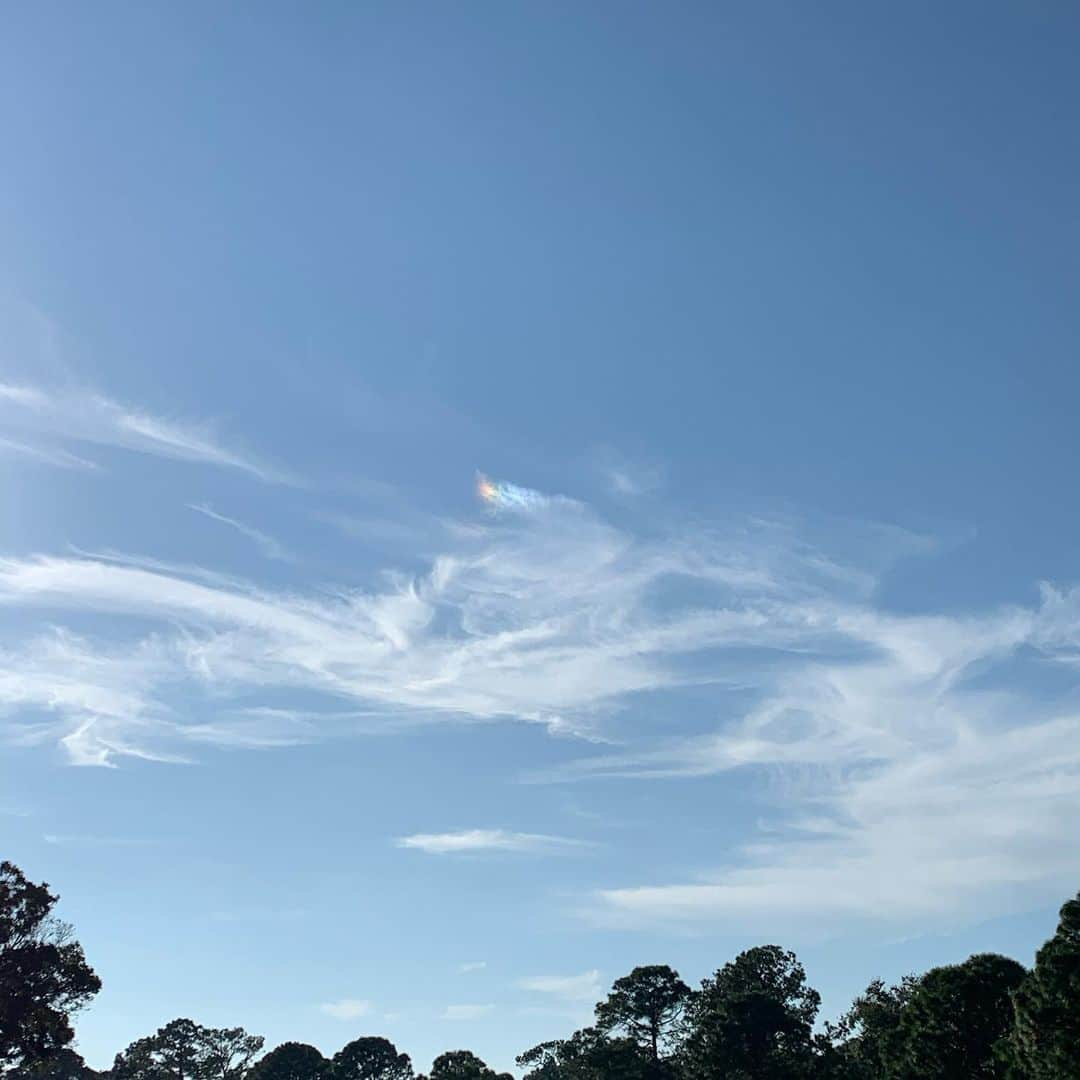 ハー・ミジョンのインスタグラム：「무보정 무지개구름🌈🌤 너무 이쁘자나❤️ #florida #pelicangolfclub #rainbowcloud」