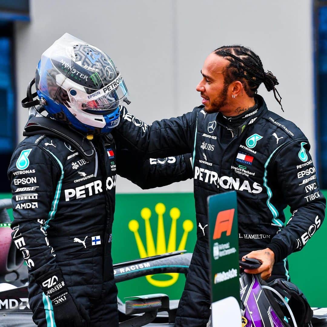 MERCEDES AMG PETRONASさんのインスタグラム写真 - (MERCEDES AMG PETRONASInstagram)「For every Champion, there has to be someone who misses out on their dream...   And this year, sadly that was Valtteri. 💙  #DrivenByEachOther」11月17日 0時15分 - mercedesamgf1