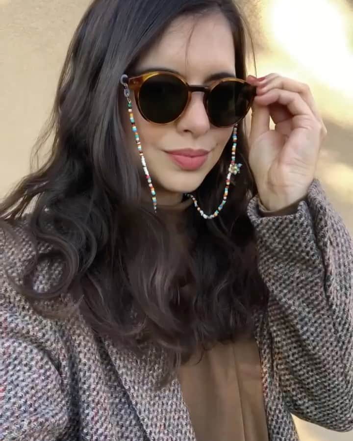 Warby Parkerのインスタグラム：「A Warby Parker first: Together with @roxanneassoulin, we dreamt up three beaded eyewear chains! The perfect accessory for an already pretty perfect accessory (our frames 😉) Shop the trio before anyone else right here on this post!」