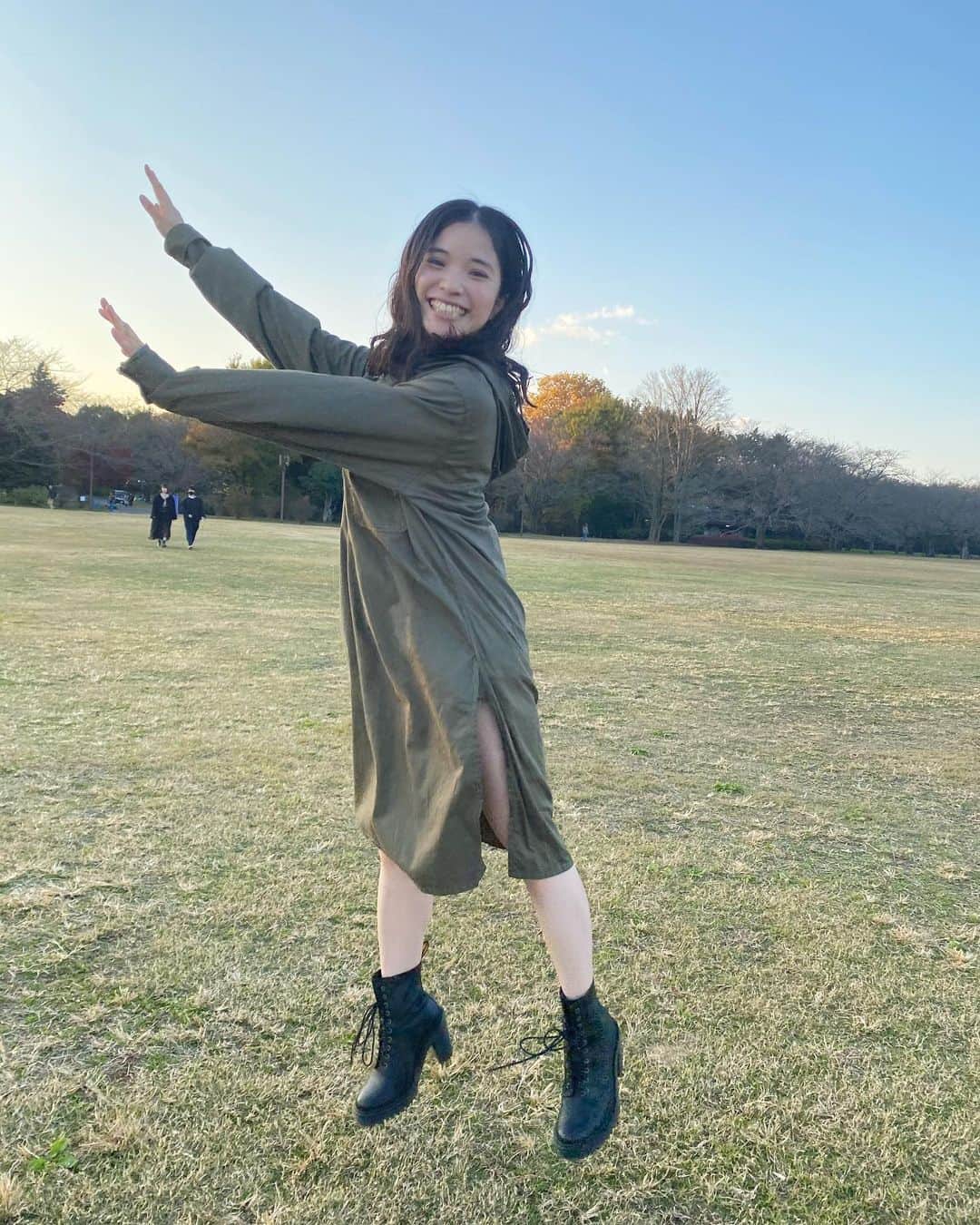 仮谷せいらのインスタグラム：「マネージャーさんから お下がりお洋服頂いたので 早速着てみました✌️ メンズ服をワンピースに✨✨✨」