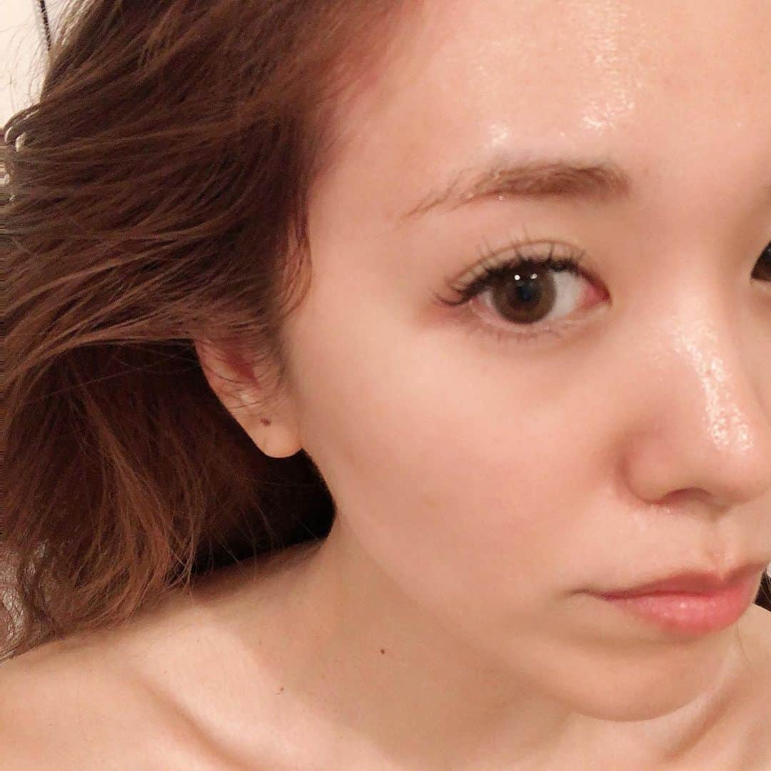 長江愛美さんのインスタグラム写真 - (長江愛美Instagram)「今宵も、フェイシャルしてもらいました💆‍♀️ エンビロンDAY🤍 ほんとにつるんつるんテカテカになって、どんどんお肌の調子が良くなってくのが分かる🥺🌹  今まで、エステ系のものに、まるで無頓着で生きてきた自分がはずかしい😣  大事なんだなぁ。。🥺🌹  施術後の自分の肌感にいつもわくわくしちゃう🤍  年齢関係なく、すっぴんに自信が持てる自分でありたい🤍  ゆーきちゃん、いつもありがとう🌹  ハイフ、エンビロンや、脱毛、痩身など、男女共に色々やってくれるプライベートサロンなので、興味ある方はご紹介しますので言ってねー🤍  #Dignee #紹介制  #ビューティーサロン #エステ #美容 #hifu #ハイフ #肌質改善  #恵比寿 #プライベートサロン #痩身 #痩せたい #environ  #エンビロン #綺麗になりたい  #脱毛 #男性サロン #メンズ脱毛  #美容男子 #美容女子 #美女 #美男子」11月17日 0時29分 - manamin.512