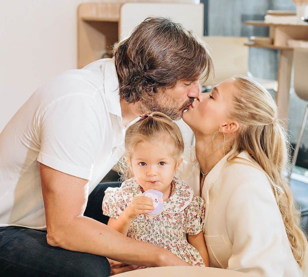 ヴィタ・シドルキナのインスタグラム：「My greatest treasures🧡」