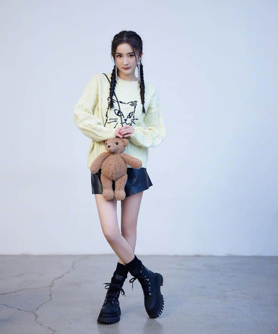 ヤン・ミー（Yang Mi）のインスタグラム：「时尚美幂🥰 #大幂幂 #杨幂 #楊冪 #大冪冪」