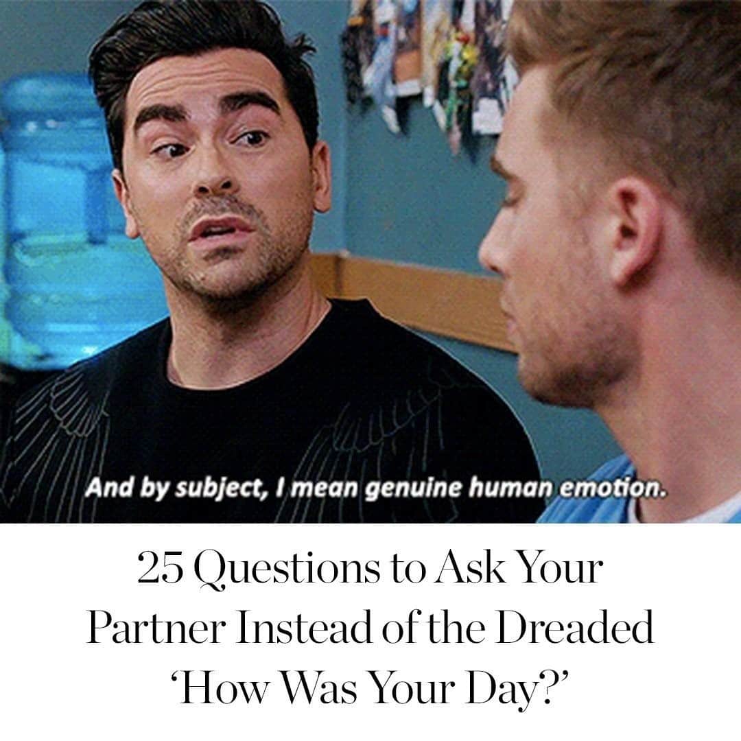のインスタグラム：「You and your partner finish work and ask “How was your day?” “Fine. Yours?” Fine. Can we watch Netflix now? And….just like that, a question that’s meant to be an open-ended conversation starter becomes an intimacy dead end. The solution? Specificity. You want a question that will allow you to dig deeper or—at the very least—solicit more details from you about your emotional experience. PW Director @rkbnyc lists 25 creative alternatives at our bio link.」