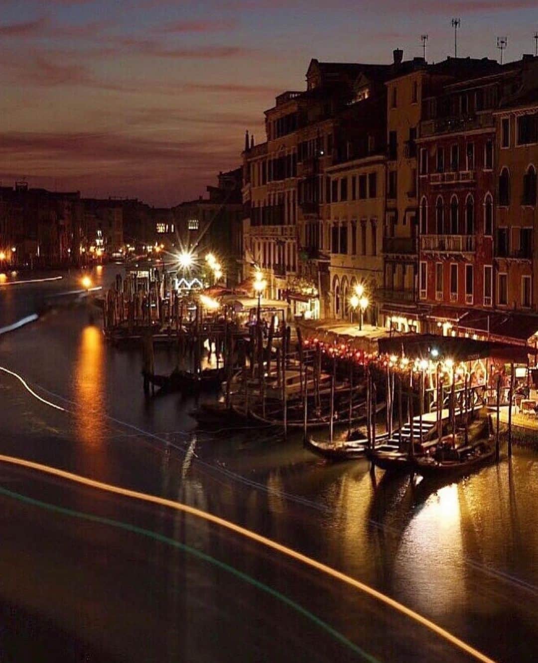 Wonderful Placesさんのインスタグラム写真 - (Wonderful PlacesInstagram)「Beautiful night in Venice ✨😍😍😍✨ . Pictures by ✨✨@golden_heart✨✨ #wonderful_places for a feature ❤️」11月17日 1時00分 - wonderful_places