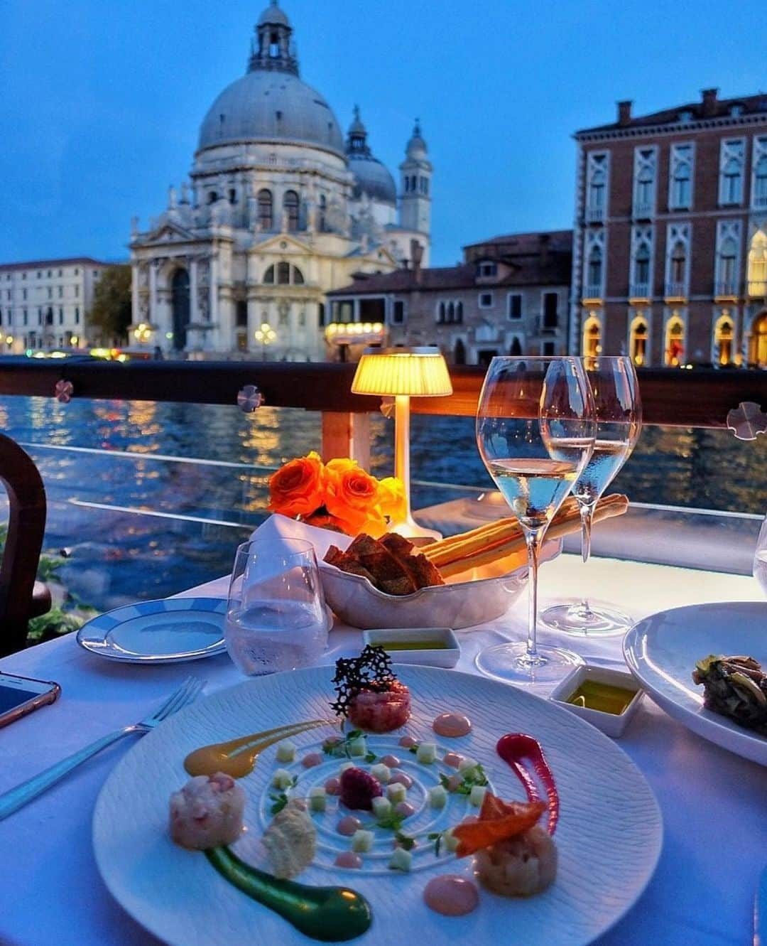 Wonderful Placesさんのインスタグラム写真 - (Wonderful PlacesInstagram)「Beautiful night in Venice ✨😍😍😍✨ . Pictures by ✨✨@golden_heart✨✨ #wonderful_places for a feature ❤️」11月17日 1時00分 - wonderful_places