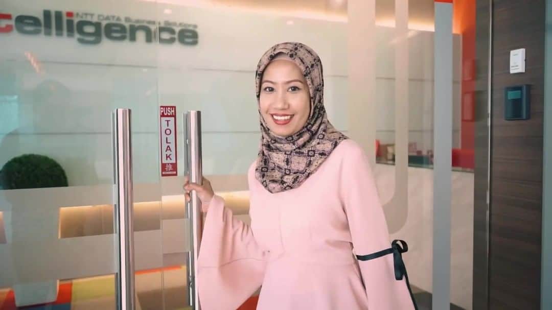 SAPのインスタグラム：「How is itelligence building its social cohesion back to best among 10,000 employees across 28 countries? With Qualtrics and @sapsuccessfactors: http://sap.to/6177H84ax」