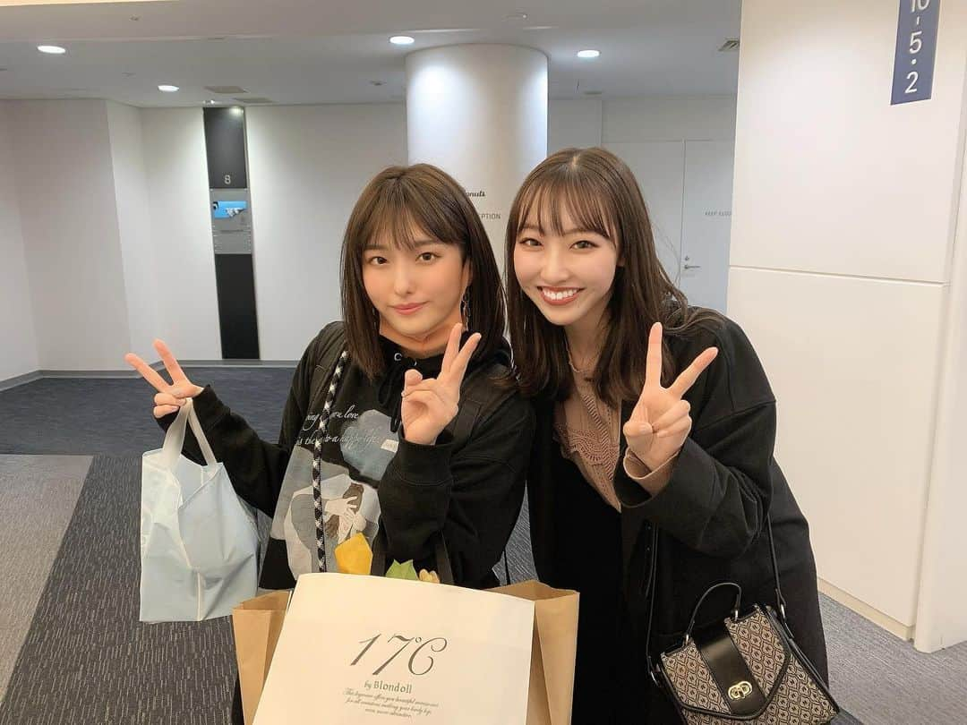 七瀬音海さんのインスタグラム写真 - (七瀬音海Instagram)「姫ちゃんとのお写真現物こちらへ💁🏻‍♀️ おめでとうございます🎊🍾」11月17日 1時20分 - oto__nanase