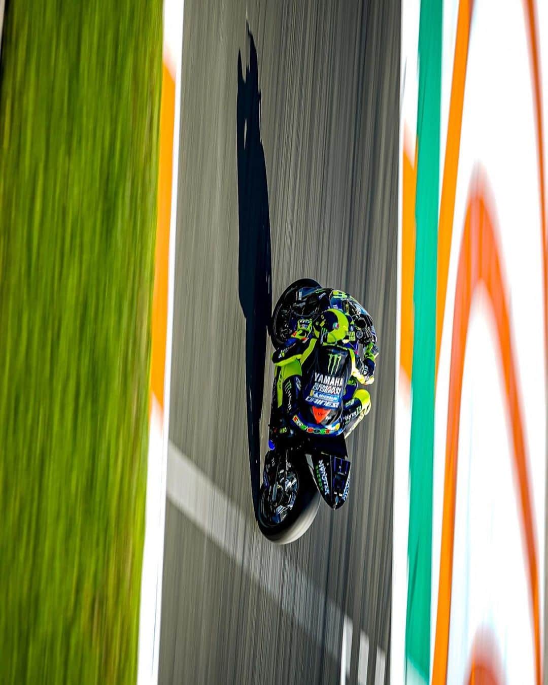バレンティーノ・ロッシさんのインスタグラム写真 - (バレンティーノ・ロッシInstagram)「Valencia circuit,Spain Sunday,MotoGp Race 📸 @falex79」11月17日 1時35分 - valeyellow46