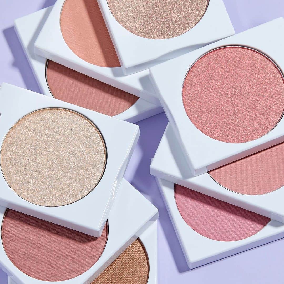 Tarte Cosmeticsさんのインスタグラム写真 - (Tarte CosmeticsInstagram)「Double tap if blush is a staple in your routine! 💜 Our blush authority™ Amazonian clay cheek wardrobe comes with 3 cheek stacks for only $35 USD (a $171 USD value)! Powered by our iconic Amazonian clay formula for a flawless flush that is longwearing & streak-free 🌿 #crueltyfree #rethinknatural #tarteholiday #blushauthority」11月17日 1時38分 - tartecosmetics