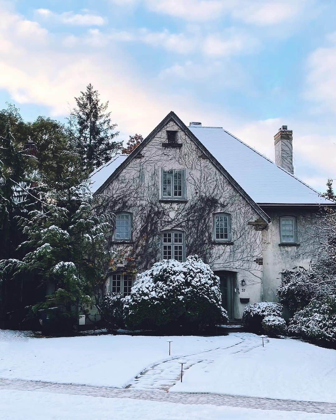 kaelのインスタグラム：「To everything, there is a season」