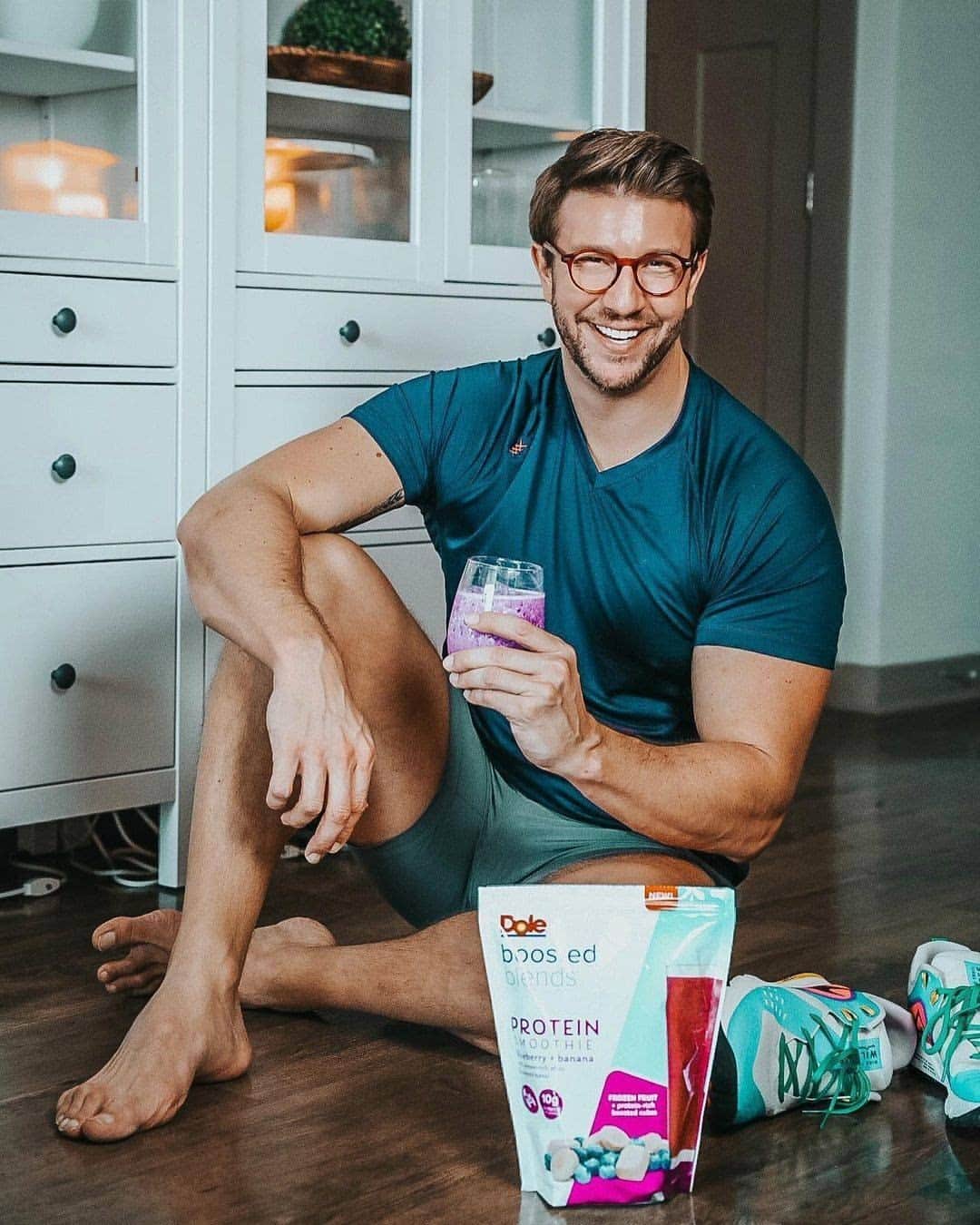 Dole Packaged Foods（ドール）のインスタグラム：「Hard work deserves a juicy reward. Dole® Boosted Blends helps you focus on your goals by making it easier to stay on track. [📸: @StayFoxx]」