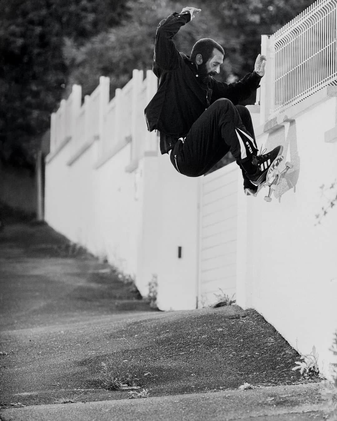 adidas Skateboardingのインスタグラム：「A different approach /// Lucas switch wallrides in the new PUIG colorway. Swipe right for a closer look. Find the PUIG in black and gum at skate shops and online at adidas.com/skateboarding tomorrow, November 17th. • #adidasSkateboarding #LucasPuig #LaMarqueAux3Bandes 📸 @semrubiophoto」