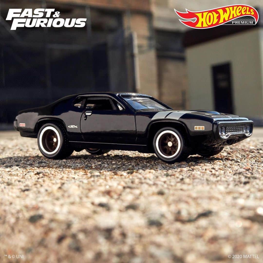 Hot Wheelsさんのインスタグラム写真 - (Hot WheelsInstagram)「Hope you have a full tank, because we’re going all-out with the Fast & Furious Full Force collection. Which car are you riding with? #HotWheels #FastFurious」11月17日 2時18分 - hotwheelsofficial