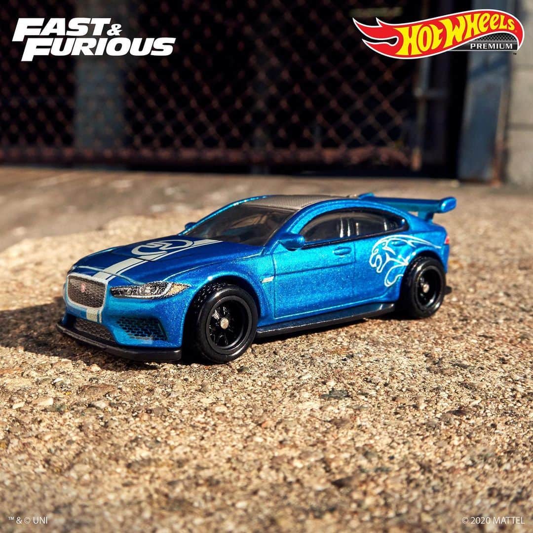 Hot Wheelsさんのインスタグラム写真 - (Hot WheelsInstagram)「Hope you have a full tank, because we’re going all-out with the Fast & Furious Full Force collection. Which car are you riding with? #HotWheels #FastFurious」11月17日 2時18分 - hotwheelsofficial