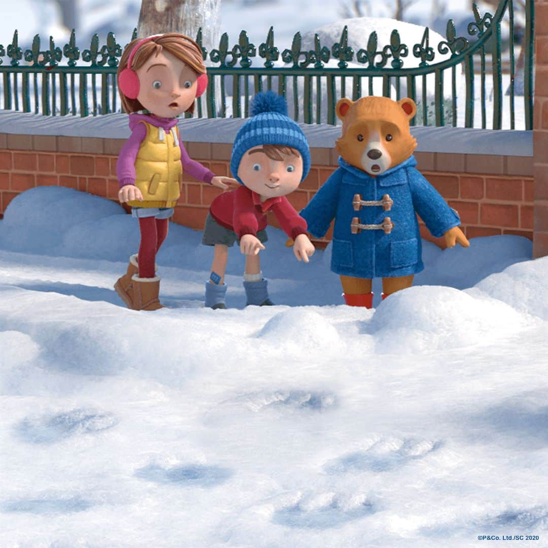 Paddington Bearさんのインスタグラム写真 - (Paddington BearInstagram)「Aunt Lucy knitted Paddington a beautiful new woolly hat to keep his little ears warm...but he's lost it!⁣ ⁣ Find out what happens in this new snowy adventure with Paddington, Jonathan and Judy.⁣ ⁣ First Snow available on Amazon.」11月17日 2時20分 - paddingtonbear