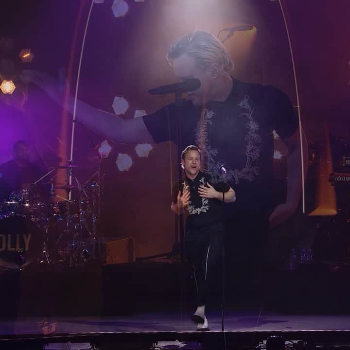 オリー・マーズのインスタグラム：「McLoved being back singing @mcdonaldsuk #imlovinitlive the other weekend! Here are some highlights from it, getting me geared up for next summer 🤪☀️ I’ve missed it! #ad」