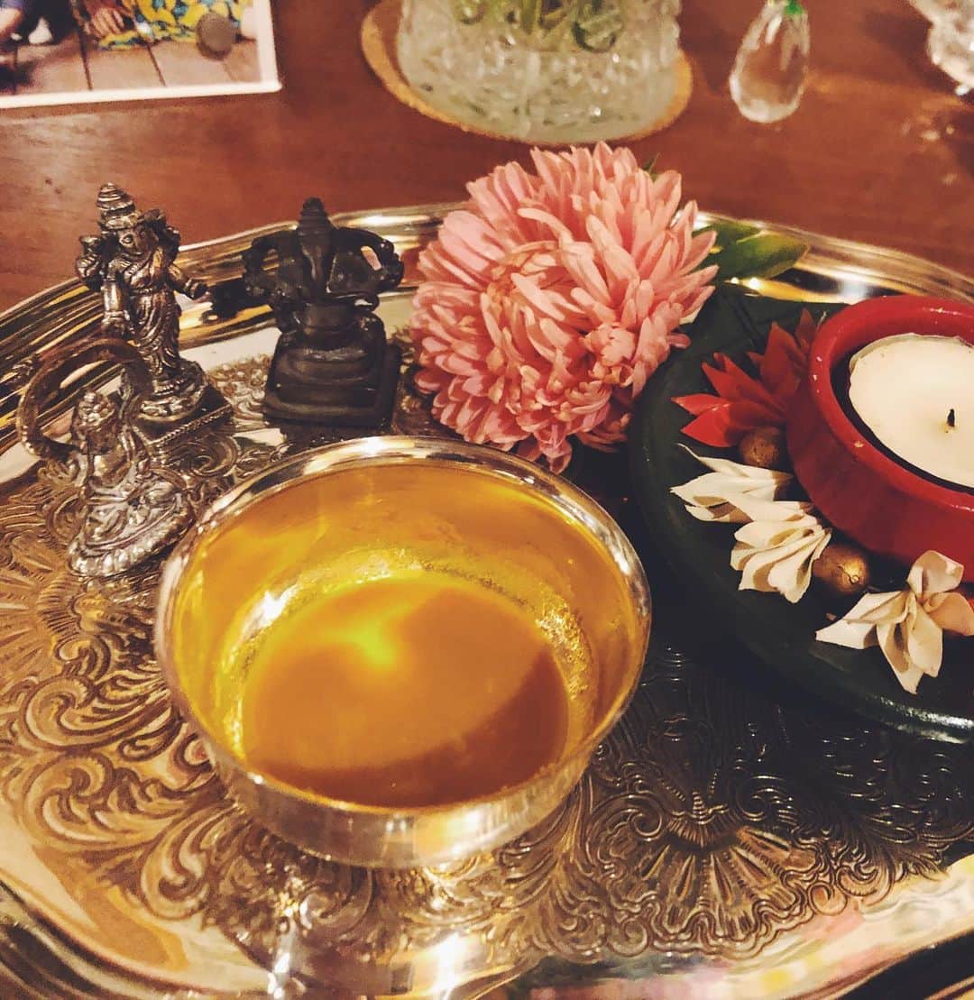 尾形沙耶香さんのインスタグラム写真 - (尾形沙耶香Instagram)「#happydiwali 🪔  家族で インドのお祝い🇮🇳」11月17日 2時31分 - sayakaogata