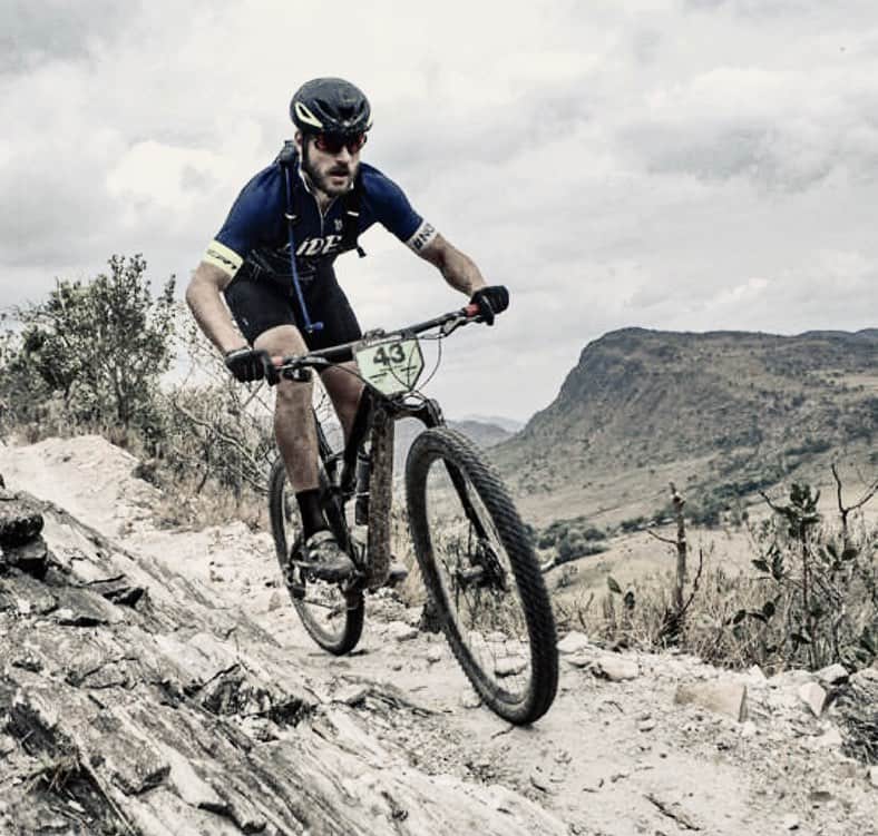 Rodrigo Hilbertさんのインスタグラム写真 - (Rodrigo HilbertInstagram)「Uma máquina construída para competições de Mountain Bike XC. Uma suspensão inovadora, geometria agressiva e leveza para levar a bike ao seu limite. A bike utilizada por mim na Canastra Brou Experience, uma prova intensa de 4 dias na Serra da Canastra, MG.  Obrigado, @cannondalebr 👊🏻  Foto: @_marcosleitefoto e @barbosa.foto」11月17日 2時27分 - rodrigohilbert