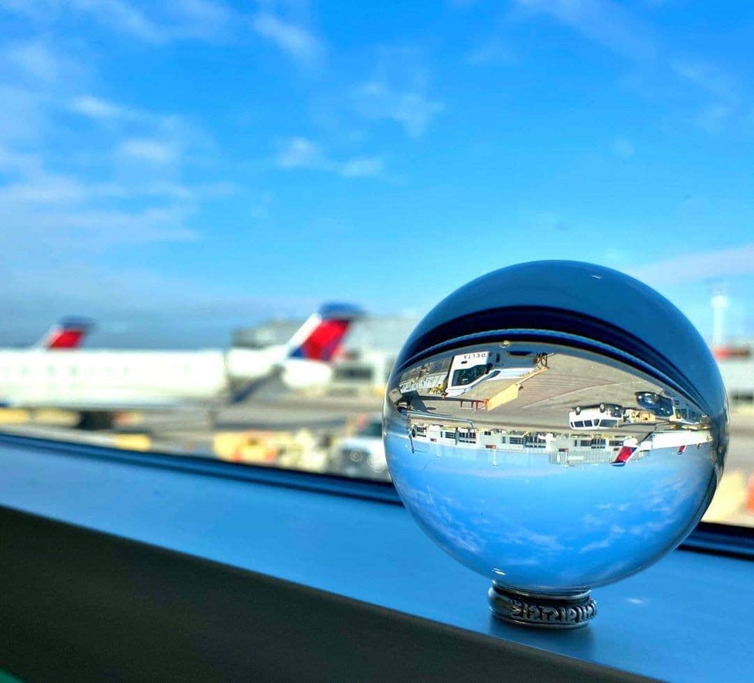 デルタ航空のインスタグラム：「Where to next? 🔮   Photo: @lensballvacations」