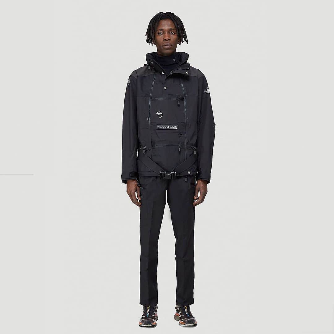 エルエヌシーシーのインスタグラム：「Winter is coming, The North Face Steep Tech has you covered. Designed with professional extreme skier Scot Schmidt in 1991, Steep Tech was the first athlete-inspired clothing line for skiers and its goal was extreme innovation. 29 years on and the California-based outdoors specialist reissues STEEP TECH to demonstrate that this evolution of skiwear is at home on the street as it is on the slopes.  @thenorthface」