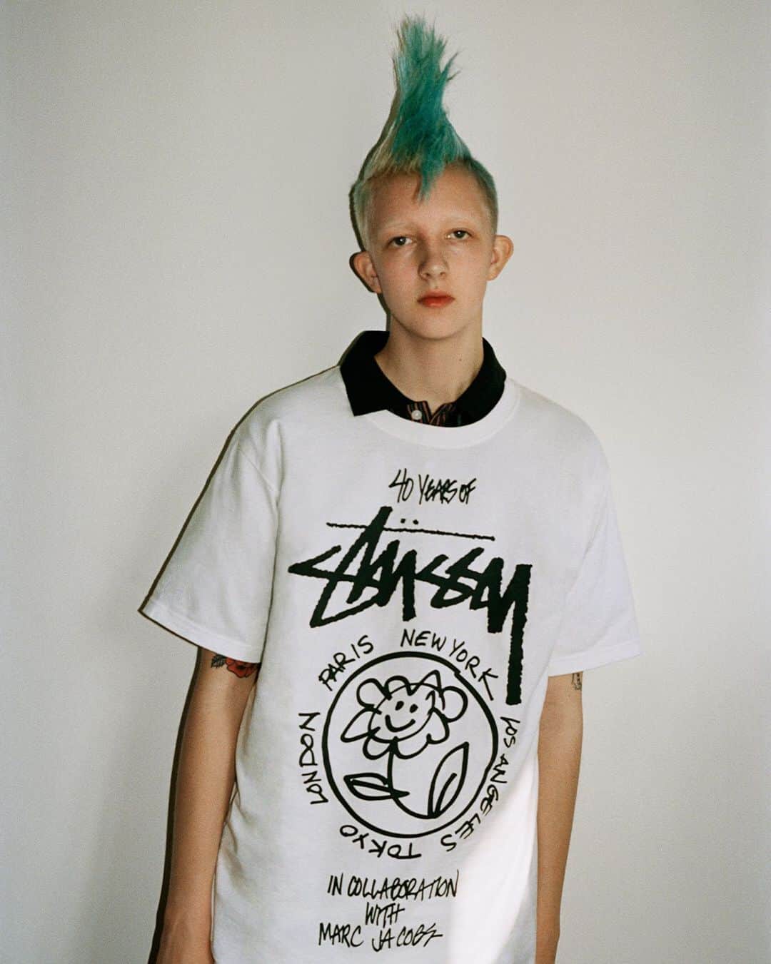 Stüssyのインスタグラム：「Stüssy World Tour Collection @marcjacobs  @themarcjacobs   To celebrate their 40th anniversary, Stüssy has invited a group of designers to create on their canvas, the classic Stüssy World Tour t-shirt. Rick Owens, Martine Rose, Takahiro Miyashita, Marc Jacobs, and Virgil Abloh all represent different cities & communities that have inspired Stüssy. Each brings a different perspective, sensibility, and intention that juxtaposes with time tested Stüssy design language.  Stüssy will donate a portion of the net proceeds from each t-shirt to a charitable organization of the designer’s choosing.  The World Tour Collection will be available in Chapter Stores, Dover Street Market and stussy.com on Friday November 20th at 10am.」