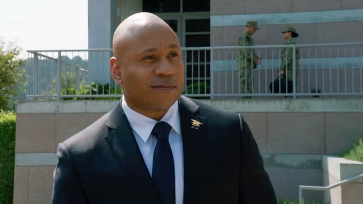 LL・クール・Jのインスタグラム：「Who’s watching NCIS:LA? I want to hear what you think of Season 12 so far 👇🏾👇🏾」