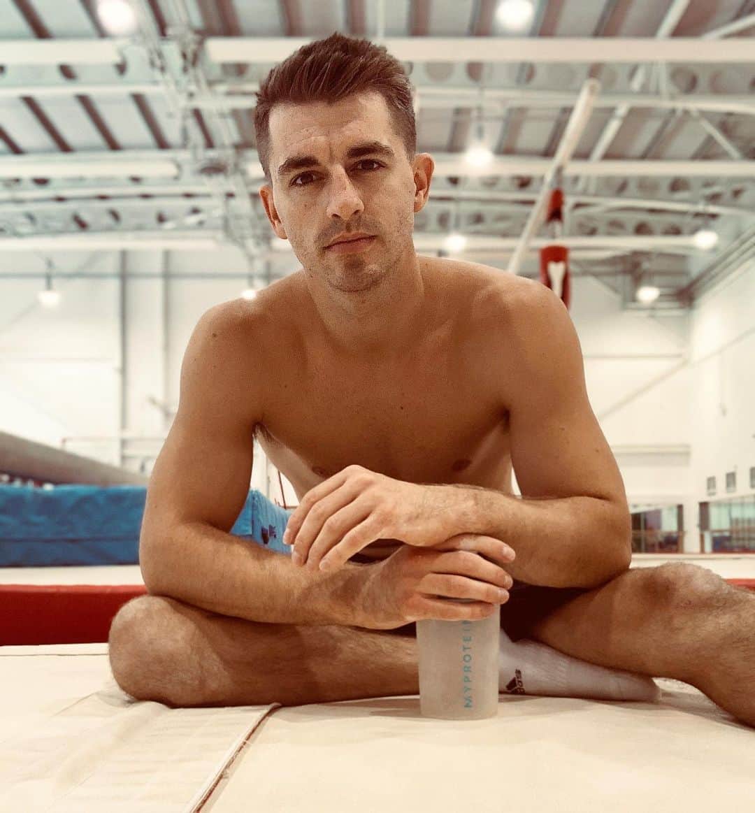 マックス・ウィットロックのインスタグラム：「Good session today. Feel lucky to still be able to train so making use of this time to make improvements 👍」