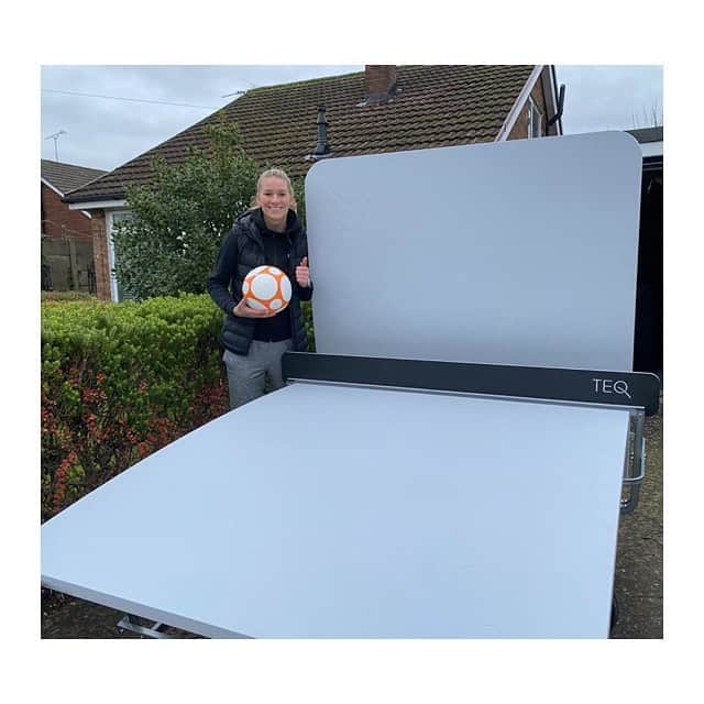 ジェンマ・ボナーのインスタグラム：「Happy to have joined the @teqball family 🤩 ... thank you @teqball_uk_andy 🙏🙌🏼 ⠀⠀⠀⠀⠀⠀⠀⠀⠀ Game on now @chloekelly 😜」