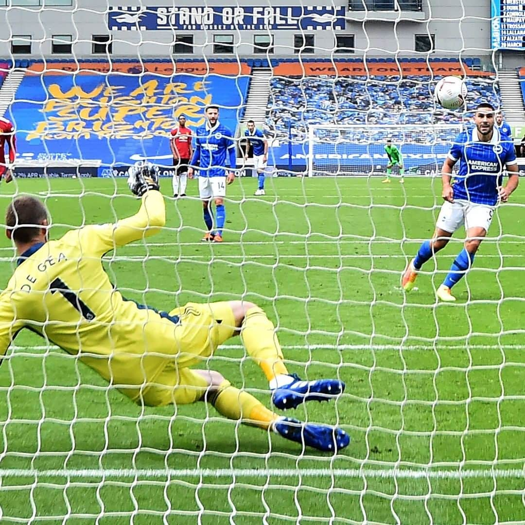 プレミアリーグさんのインスタグラム写真 - (プレミアリーグInstagram)「🥅 From the spot 🥅」11月17日 3時44分 - premierleague