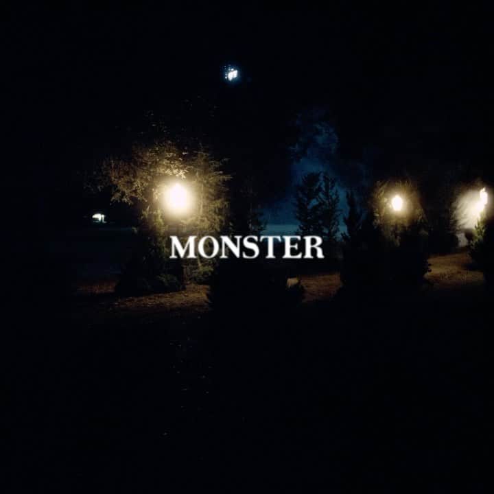 のインスタグラム：「#MONSTER friday nov 20th @justinbieber. Next single from #WONDER」
