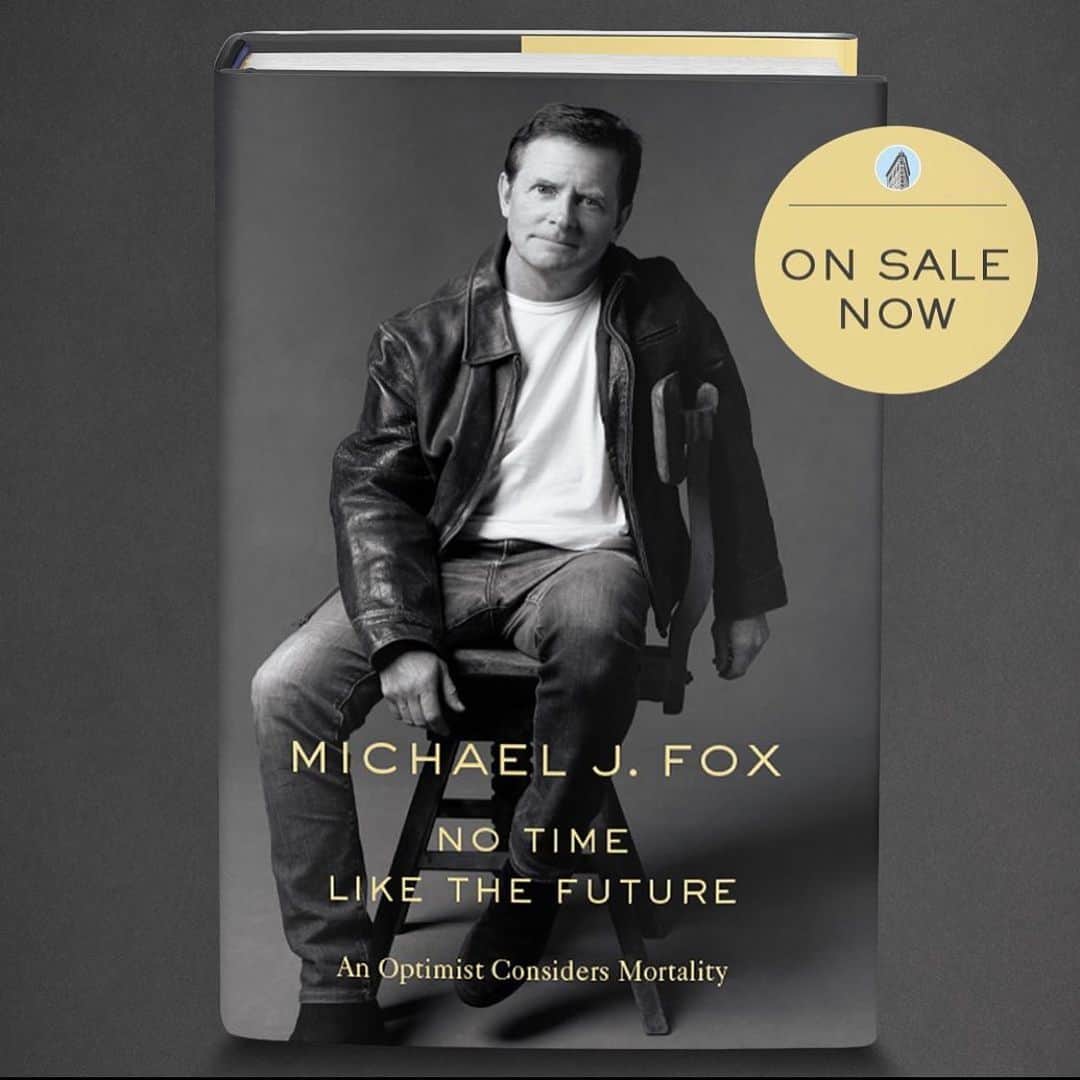 クラーク・グレッグのインスタグラム：「This book is giving me life and laughs. Thank you @realmikejfox」