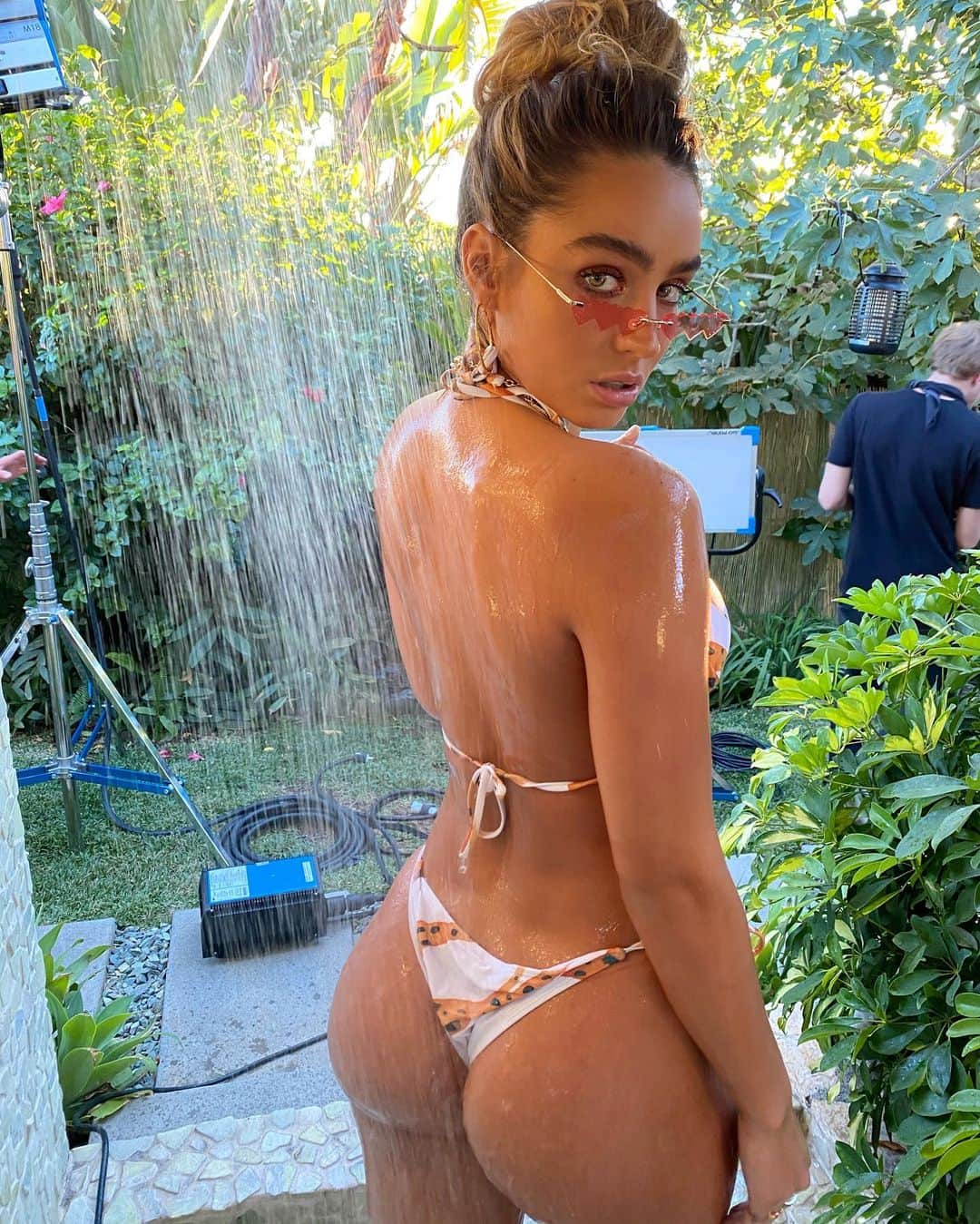 Sommer Rayさんのインスタグラム写真 - (Sommer RayInstagram)「the last pic is when my dumbass realizes we have water running over electrical cords lol」11月17日 5時21分 - sommerray
