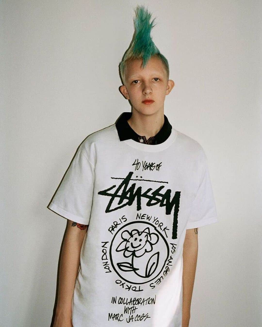 Freshnessさんのインスタグラム写真 - (FreshnessInstagram)「@stussy celebrates their 40th anniversary with five different collaborations. The capsule will have @rickowensonline, @takahiromiyashitathesoloist, @virgilabloh, @martine_rose, and @marcjacobs provide their own spin the classic World Tour tee #freshnessmag」11月17日 5時44分 - freshnessmag