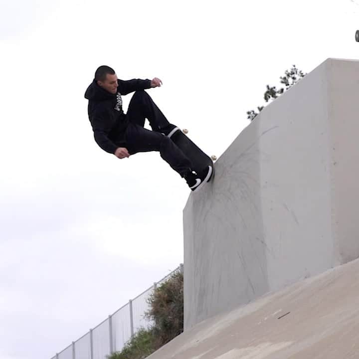 スラッシャーのインスタグラム：「🔥 @masonsilva’s new @spitfirewheels part is heavy duty 💪🏾 Now playing on all Thrasher channels 📡」