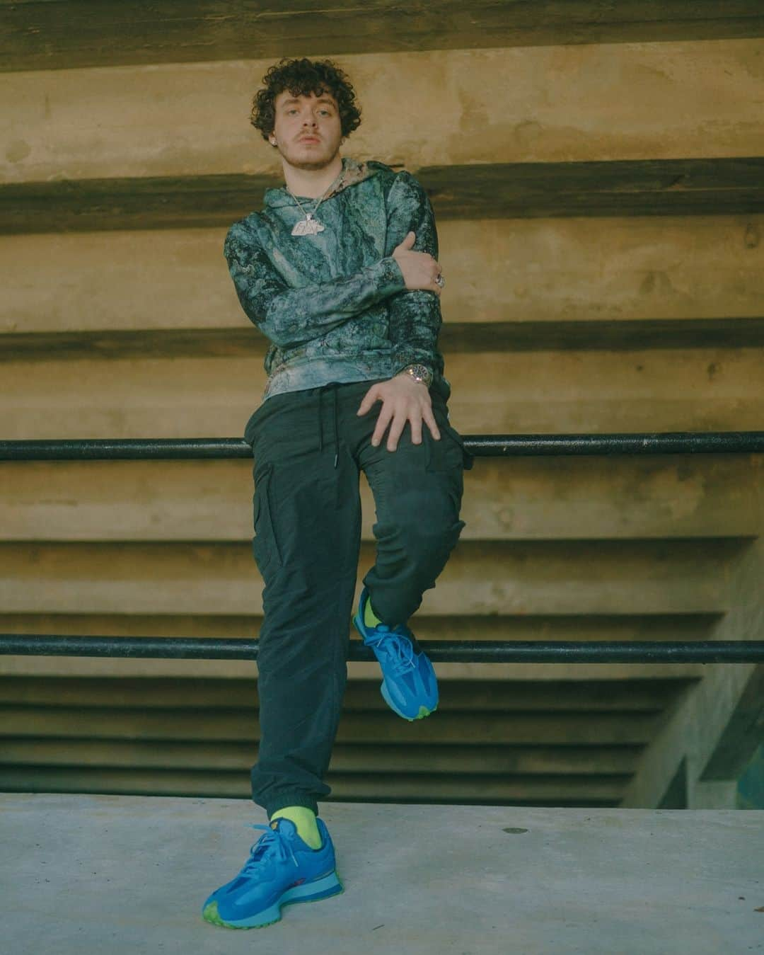 Foot Lockerさんのインスタグラム写真 - (Foot LockerInstagram)「YTKV. @jackharlow rocking the #newbalance 327 'Jolly Rancher.'   Cop a pair online and in select stores.」11月17日 7時00分 - footlocker