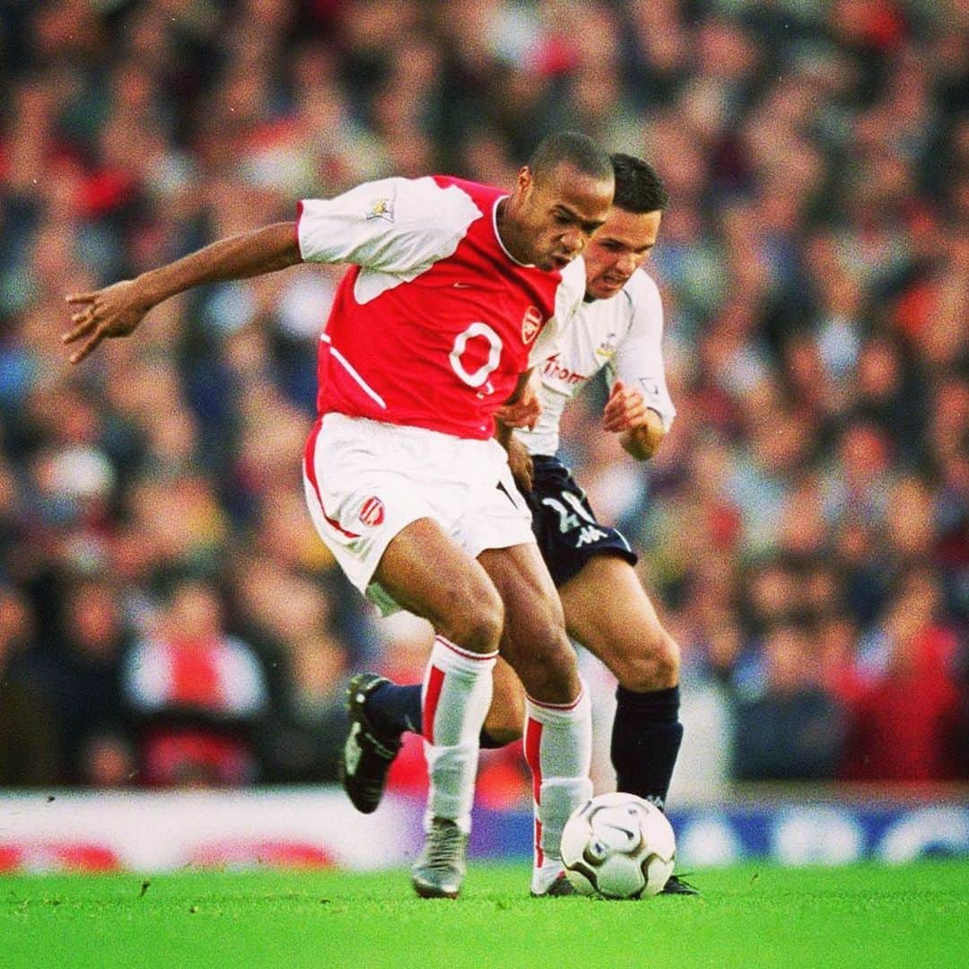 アーセナルFCさんのインスタグラム写真 - (アーセナルFCInstagram)「🤩 Poetry. In. Motion.⁠⠀ ⁠⠀ ⏪ swipe for frame by frame genius⁠⠀ ⁠⠀ #Arsenal #ThierryHenry #Henry #KingHenry #OTD #Highbury #NLD」11月17日 7時07分 - arsenal