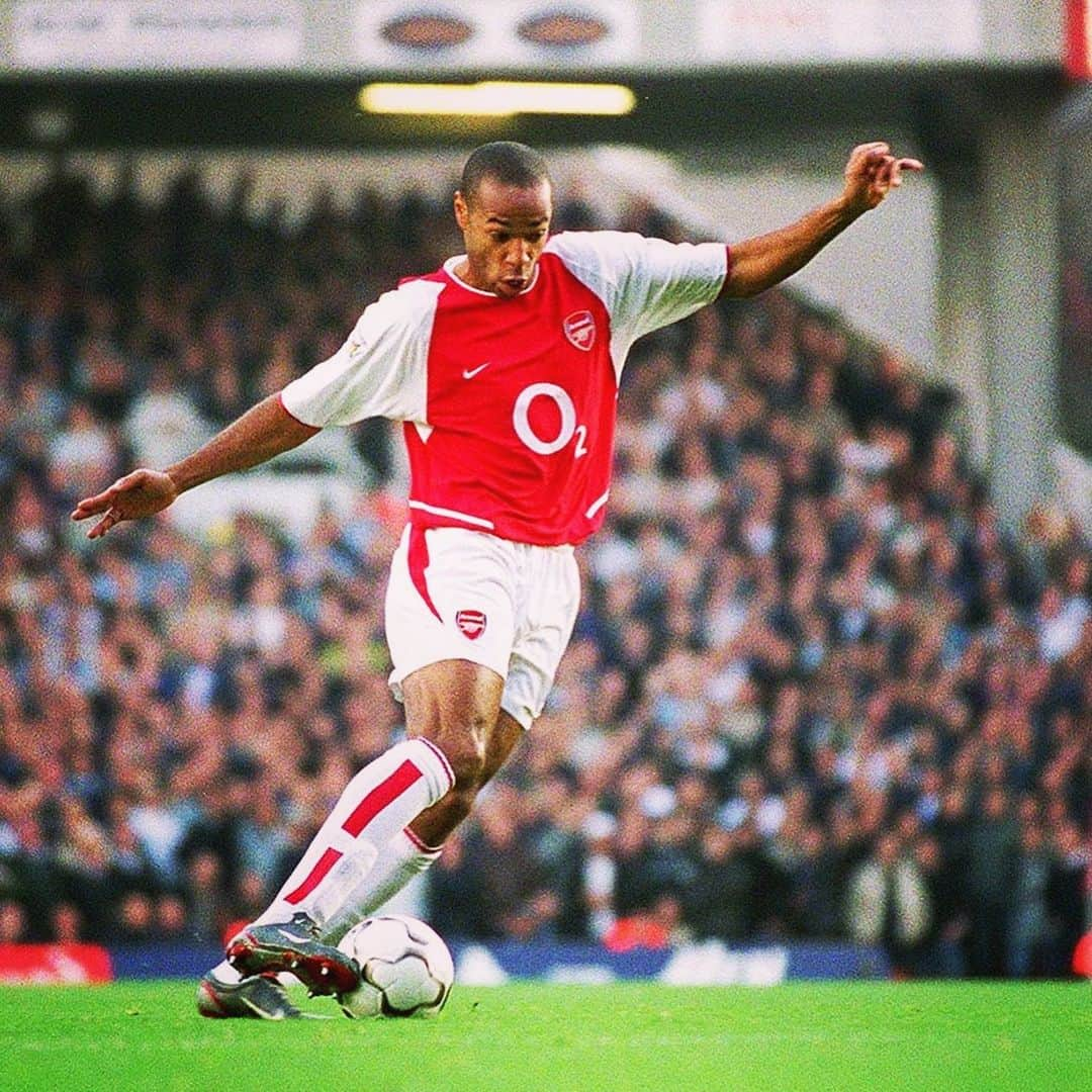 アーセナルFCさんのインスタグラム写真 - (アーセナルFCInstagram)「🤩 Poetry. In. Motion.⁠⠀ ⁠⠀ ⏪ swipe for frame by frame genius⁠⠀ ⁠⠀ #Arsenal #ThierryHenry #Henry #KingHenry #OTD #Highbury #NLD」11月17日 7時07分 - arsenal