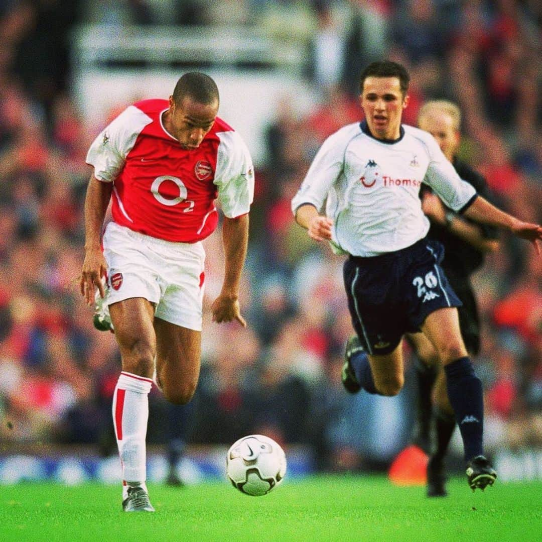 アーセナルFCさんのインスタグラム写真 - (アーセナルFCInstagram)「🤩 Poetry. In. Motion.⁠⠀ ⁠⠀ ⏪ swipe for frame by frame genius⁠⠀ ⁠⠀ #Arsenal #ThierryHenry #Henry #KingHenry #OTD #Highbury #NLD」11月17日 7時07分 - arsenal