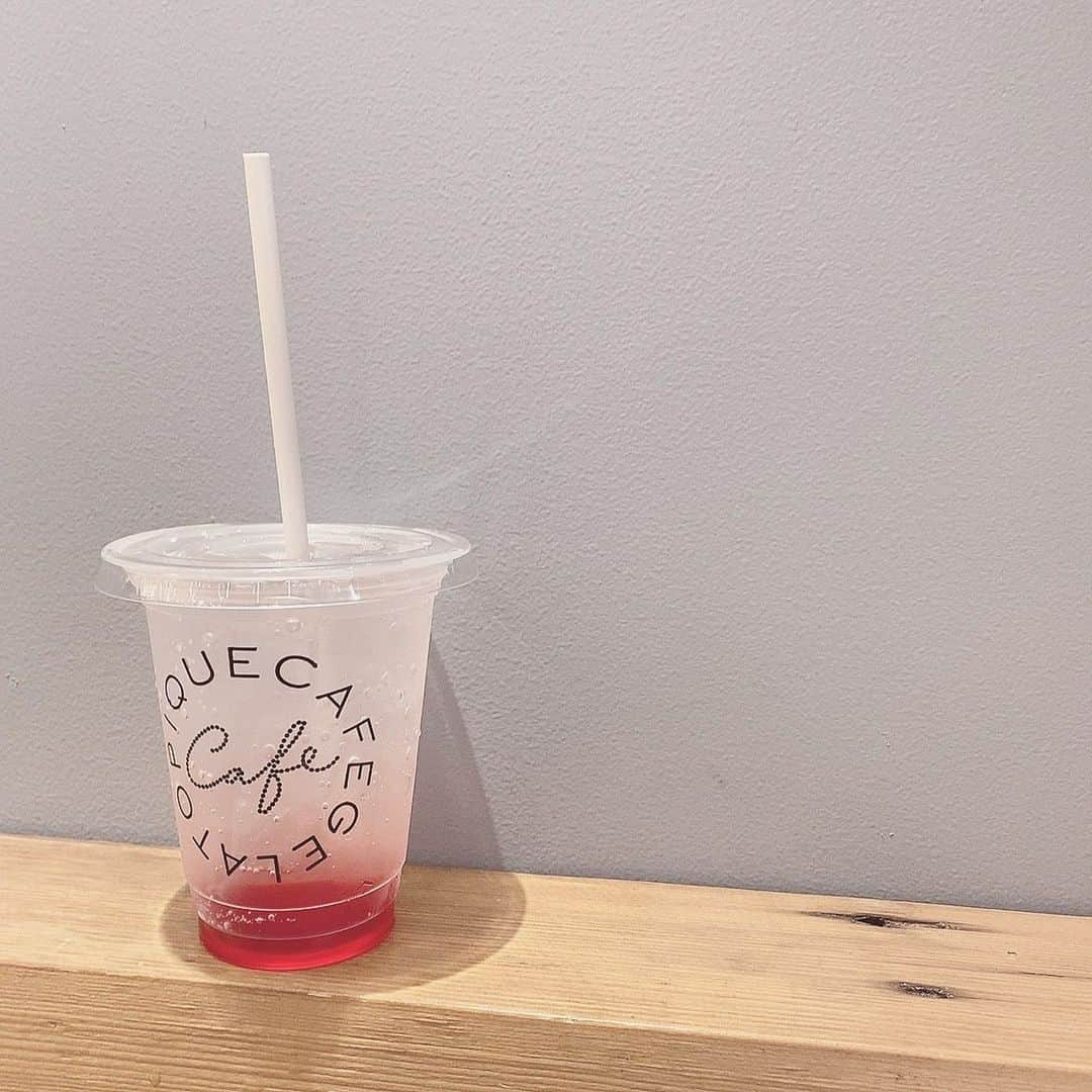 薮田こももさんのインスタグラム写真 - (薮田こももInstagram)「🍓しか勝たん✊🏻  #jelatopiquecafe  #ジェラートピケカフェ」11月17日 7時11分 - yuri_selfish