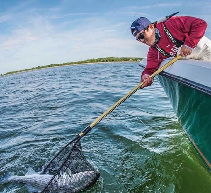 Costa Sunglassesのインスタグラム：「Striper scoop. 📷: @manny.guerzon @woozy_fishing #SeeWhatsOutThere #BornOnTheWater」