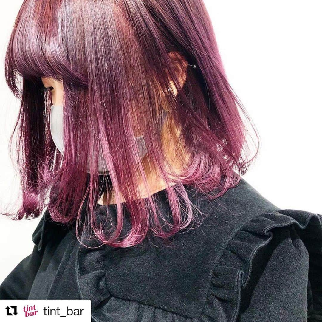 木村直人さんのインスタグラム写真 - (木村直人Instagram)「今っぽさ全開！  #Repost @tint_bar with @get_repost ・・・ ベリーベリーピンク🍒 .  #repost @odk_shimokita via @PhotoAroundApp  ねぇダーリン 今夜は月が綺麗だよ \ しっかりワンブリーチでバイオレットピンク🔮🔮🔮 . 可愛い人には可愛い色を〜 お洋服も可愛くて最高でした🤝🌟 . お互いそれぞれ頑張りましょう〜〜！ / _ #ボブ #ワンカールボブ #バイオレットピンク #ブルーラベンダー #ラベンダーピンク #ピンクバイオレット #ティントバー #ティントバーカラー #ベリーベリーピンク #派手髪 #服好きな人と繋がりたい #邦ロック好きな人と繋がりたい #クリープハイプ #exダーリン#tintbar#オルチャンカラー#韓国風カラー#韓流カラー」11月17日 7時21分 - air_kimura