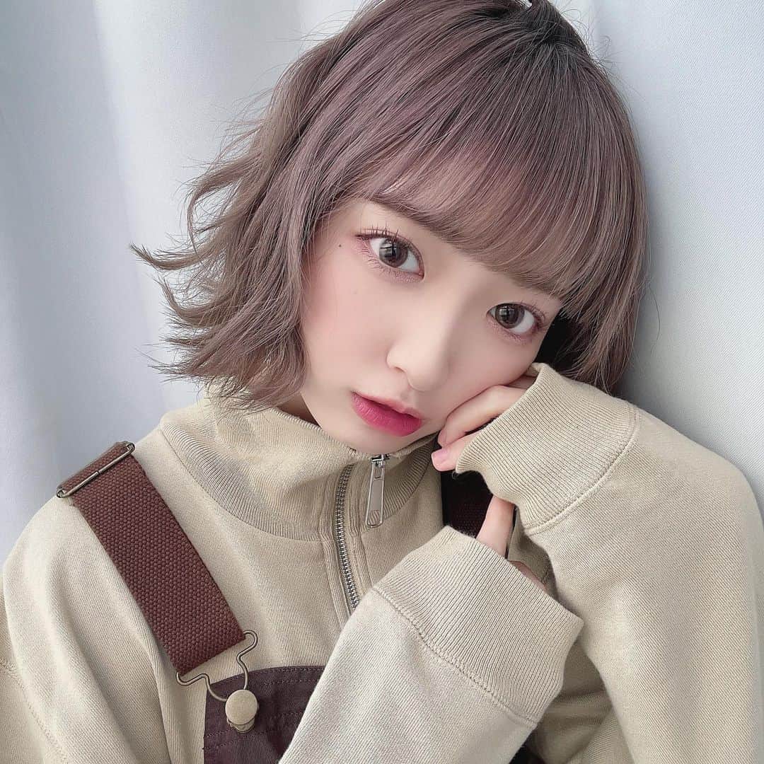 相笠萌さんのインスタグラム写真 - (相笠萌Instagram)「チューズミーのピーチブラウンかわいい🍑 髪の毛は🍎」11月17日 18時42分 - aigasa_moe