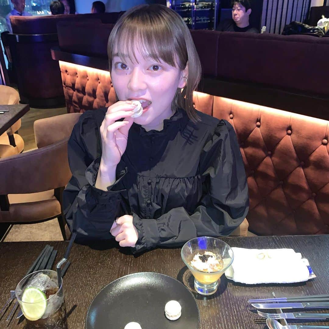 日浦ももさんのインスタグラム写真 - (日浦ももInstagram)「マカロンを食べるまでの4コマ😉 . . . #マカロン#渋谷#渋谷ディナー#渋谷スクランブルスクエア#teppanyaki10shibuya」11月17日 18時42分 - uka_momose