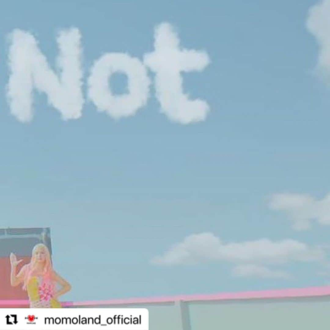 MOMOLAND JAPANのインスタグラム：「#Repost @momoland_official MOMOLAND 3rd Single Album <Ready Or Not> M/V  ▶ youtu.be/MsNH0qBoJQs  #MOMOLAND #모모랜드 #HYEBIN #JANE #NAYUN #JOOE #AHIN #NANCY #혜빈 #제인 #나윤 #주이 #아인 #낸시 #Ready_Or_Not #레디올낫 #MOMOLAND_Are_you_ready? #モモランド」