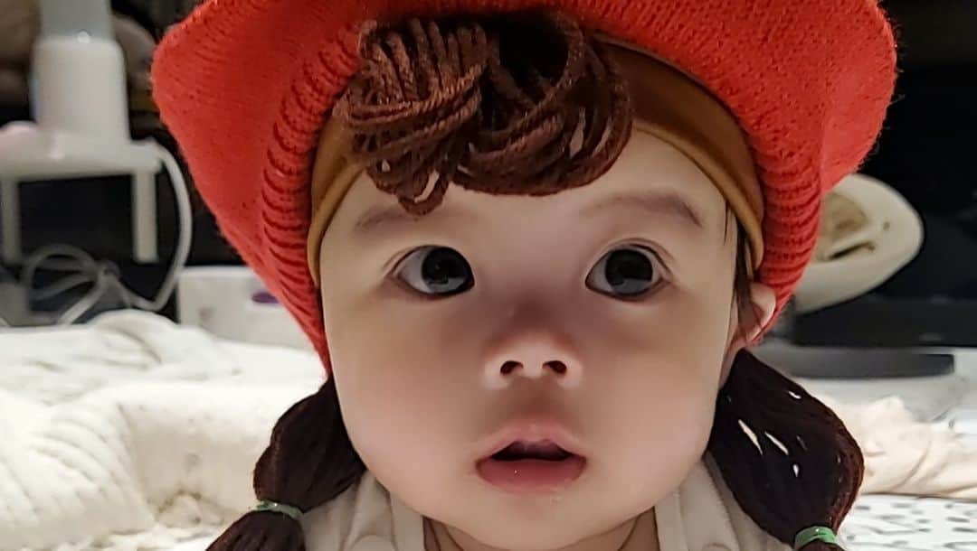 ショウ・ルオさんのインスタグラム写真 - (ショウ・ルオInstagram)「ㄧ定要健健康康 快快樂樂的長大喔 我可愛的乾女兒 小米果😘 @migo109.06.15  請大家關注 ㄧ起看她的成長！」11月17日 18時36分 - showlo