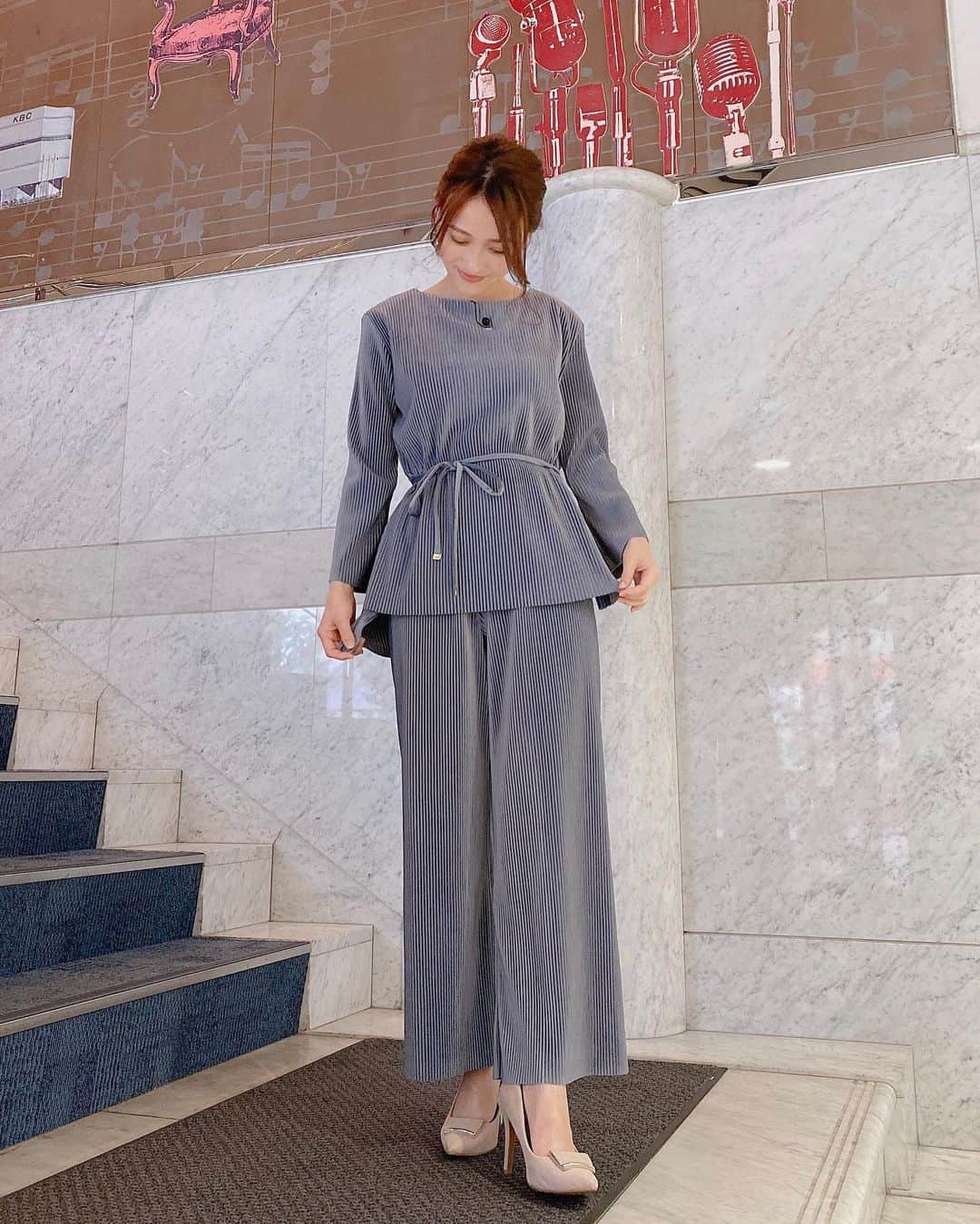 財津南美さんのインスタグラム写真 - (財津南美Instagram)「ㅤㅤㅤㅤㅤㅤㅤㅤㅤㅤㅤㅤㅤ きょうの衣装☘️ とっても触り心地がいい生地でした☺️ㅤㅤㅤㅤㅤㅤㅤㅤㅤㅤㅤㅤㅤㅤㅤㅤㅤㅤㅤㅤㅤㅤㅤㅤㅤㅤ  #アサデスKBC#衣装#コーデュロイ#セットアップ」11月17日 17時15分 - zaitsu_minami